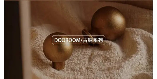 The-Timeless-Allure-of-Brass-Furniture-Handles-Adding-Vintage-Charm-to-Your-Home Dooroom