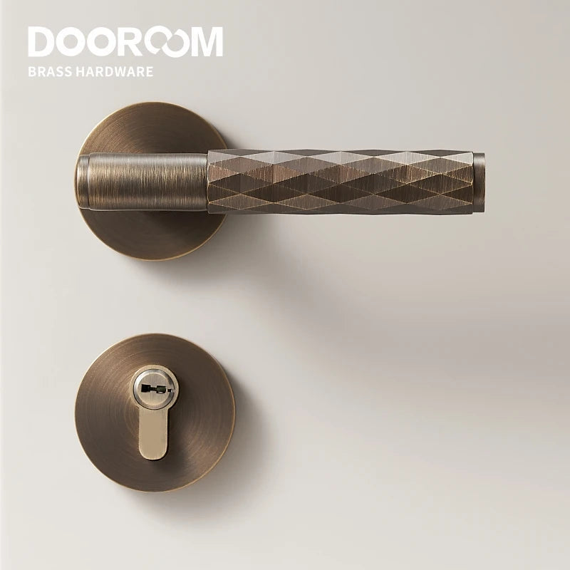 Dooroom Brass Hammered Door Lock Set Interior Bedroom Bathroom Double Wood Door Lever Set Dummy Privacy Passage Key Escutcheon DOOROOM