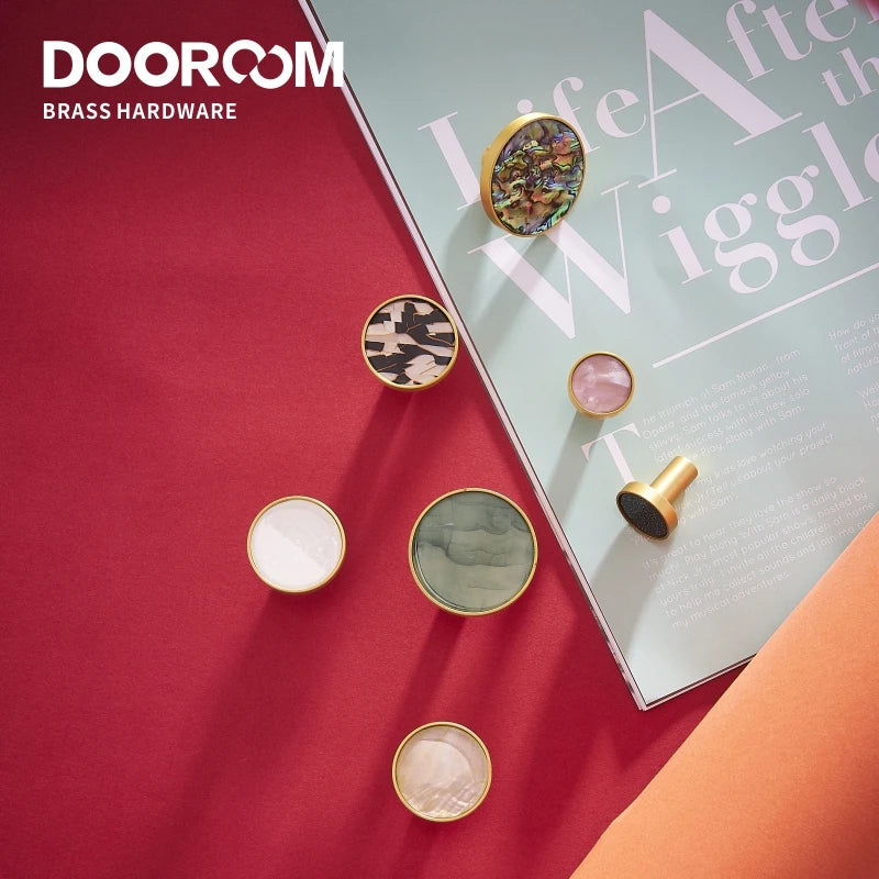 Dooroom Brass Furniture Handles Shell Simple Nordic Pastoral Wardrobe Dresser Knobs Cupboard Cabinet Drawer Round Colorful Pulls DOOROOM