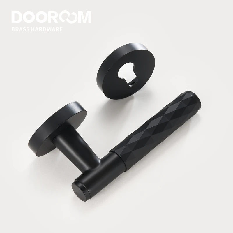 Dooroom Brass Hammered Door Lock Set Interior Bedroom Bathroom Double Wood Door Lever Set Dummy Privacy Passage Key Escutcheon DOOROOM