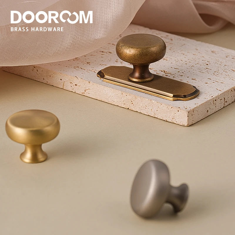 Dooroom Retro Brass Handles Pulls with Base Home Cupboard Wardrobe Dresser Shoe Box Drawer Cabinet Knob Kitchen Storage Gabinete DOOROOM